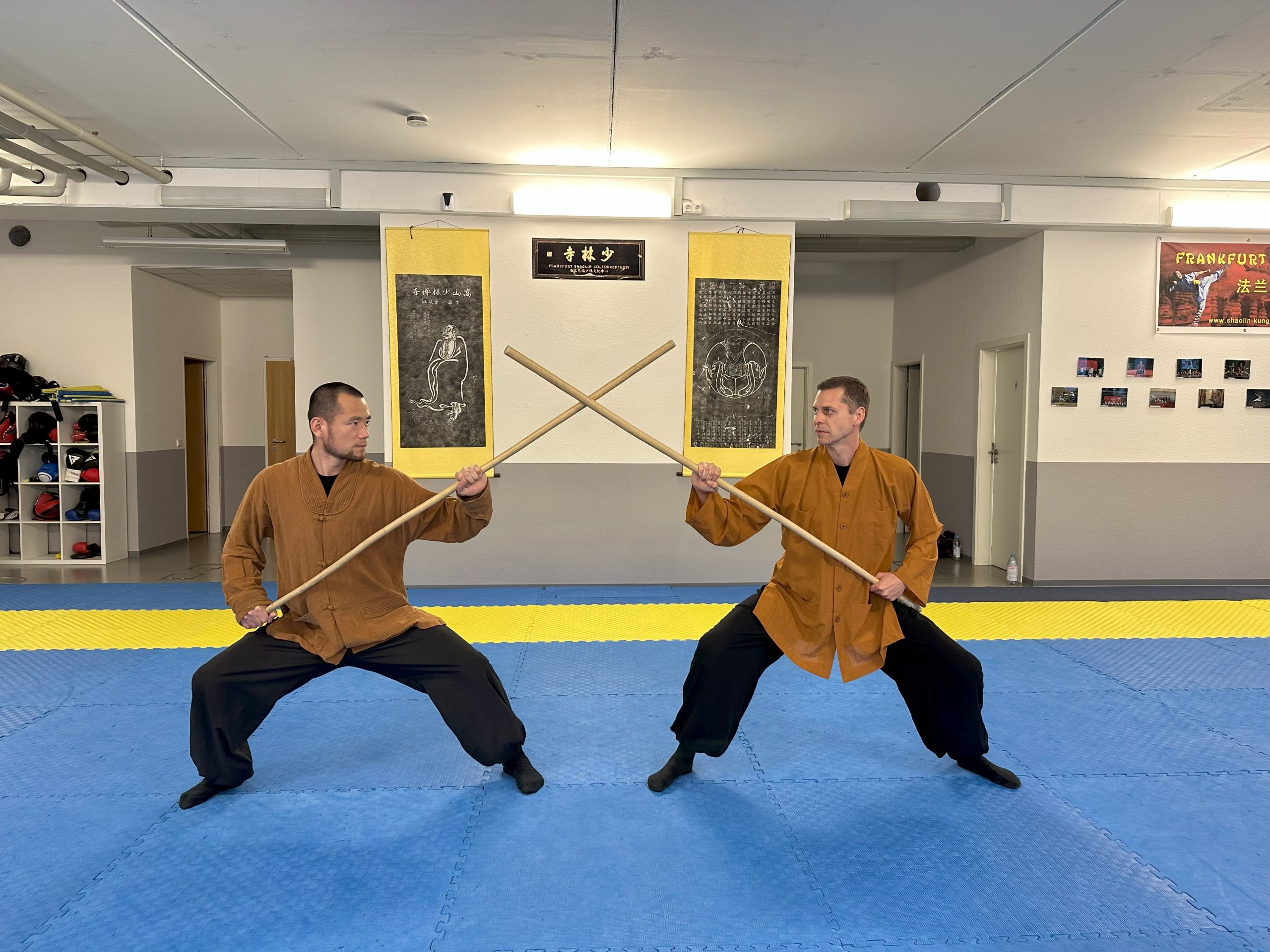 Workshop-Szene mit Stockformen